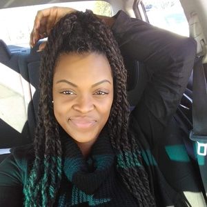 Meet your Posher, Ebony